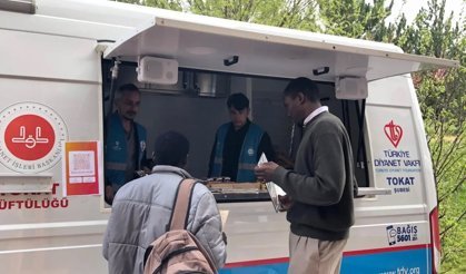 Tokat’ta Vize Haftasında Öğrencilere Moral İkramı