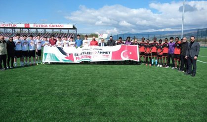 Rektör Yılmaz Gençlerle Sahada: Filistin’e Destek Turnuvasına Katıldı