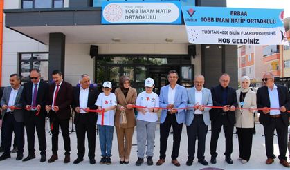 Erbaa'da TOBB İmam Hatip Ortaokulunda Bilim Şenliği: TÜBİTAK 4006 Fuarı Açıldı