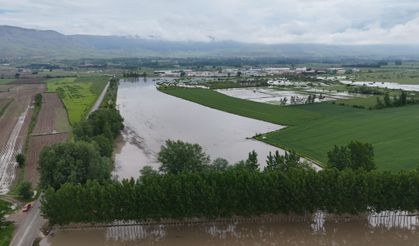 Tokat'ta Tarım Arazilerinin Sular Altında Kaldığı Anlar Dronla Görüntülendi
