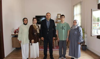 LGS Türkiye Birincisinden Kaymakam Dr. Remzi Demir'e Ziyaret