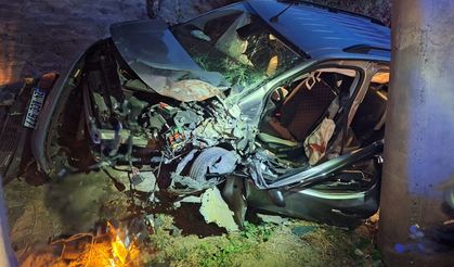 Tokat`ta Hafif Ticari Araç Yol Kenarına Savruldu; 1 Ölü, 3 Yaralı