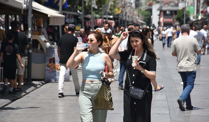 Uzmanlardan Yaz Uyarısı: Güneş Kremi ve Gözlüğü İhmal Etmeyin