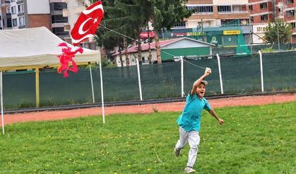 Tokat’ta Uçurtmalar Çocukların Bariş Ve Umut Mesajlarıyla Gökyüzüne Yükseldi