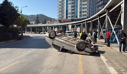 Tokat'ta Otomobil Devrildi: 3 Yaralı