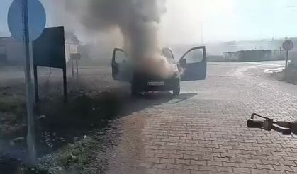 Erbaa’da Seyir Halindeki Hafif Ticari Araçta Yangın Paniği