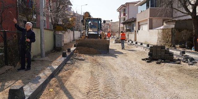 ERBAA BELEDİYESİ KALDIRIM,YOL VE ÇEVRE DÜZENLEME ÇALIŞMALARINA DEVAM EDİYOR