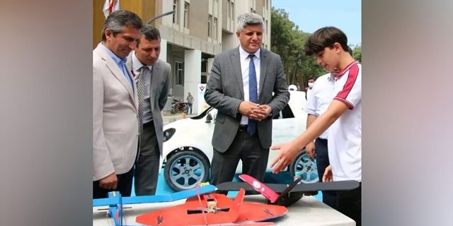 Tokat Millî Eğitim Müdürü Murat Ağar Yılmaz Kayalar Fen Lisesinin Meydanda Hazırladığı Yılsonu Sergisini Gezdi