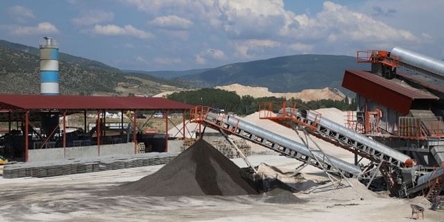 Turhal'da Taş Kırma Ve Eleme Tesisi Hizmete Girdi