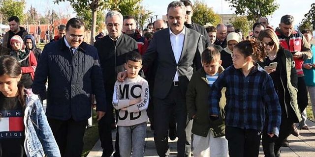 Bakan Özer: 8 Bin 959 Afetzede Öğrenci Memleketine Döndü