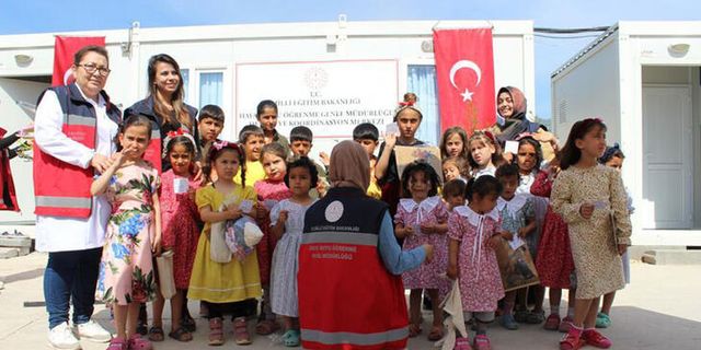 12 Bin Depremzede Çocuğa Bayramlık Hediyesi