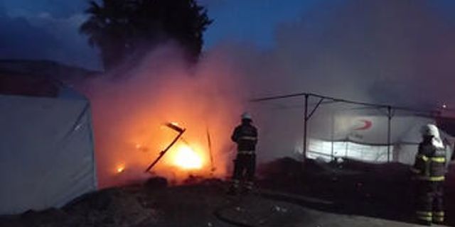 Hatay'da Çadır Kentte Çıkan Yangın Söndürüldü