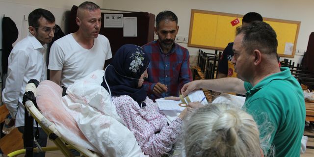 Erbaa’da Kalp Hastası Kadın, Sedyeyle Geldiği Okulda Oyunu Kullandı