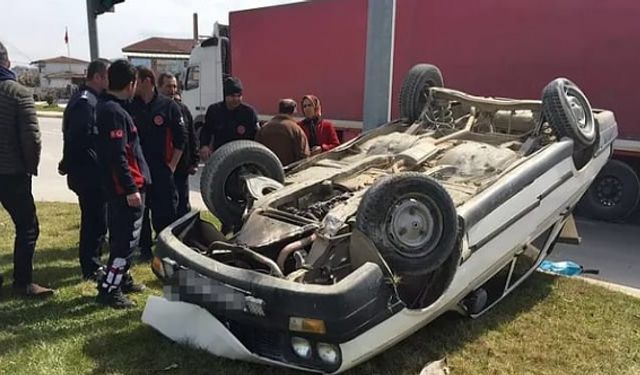 Erbaa’da Maddi Hasarlı Araba Kazası