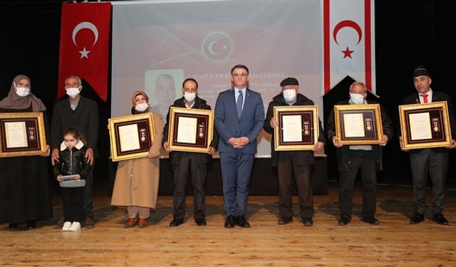 ŞEHİT AİLELERİ VE GAZİLERE DEVLET ÖVÜNÇ VE MİLLİ MÜCADELE MADALYASI TAKDİM EDİLDİ