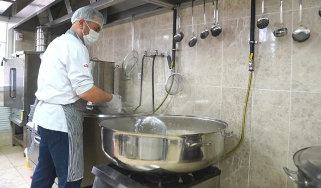 Erbaa Belediyesi Aşevi Ramazan Ayı Boyunca 800 Kişiye Sıcak Yemek Ulaştırıyor