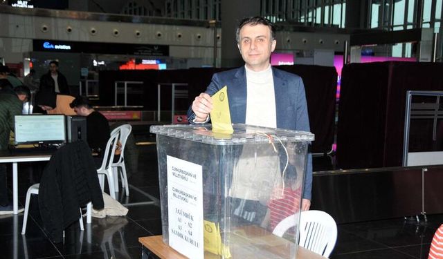 İstanbul Havalimanı'nda Oy Verme İşlemi Başladı