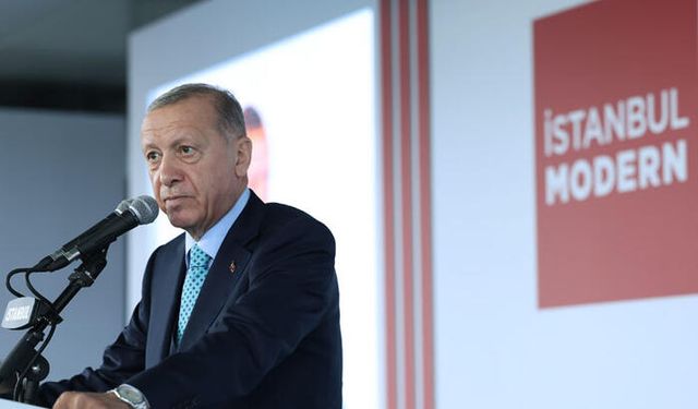 Cumhurbaşkanı Erdoğan: Farklı Düşünen Sanatçılarımızı Tehdit Ettiler
