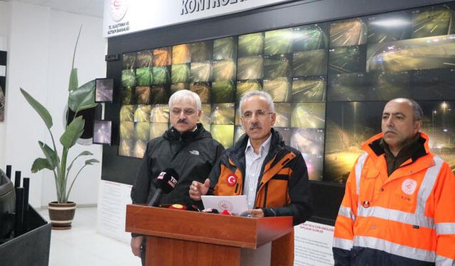 Bakan Uraloğlu: Selden Kapanan 14 Yol Açıldı, 7 Tanesi İçin Çalışmalar Sürüyor