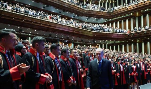 Erdoğan: “Türkiye'yi Darbe Anayasasından Kurtarmak Var”