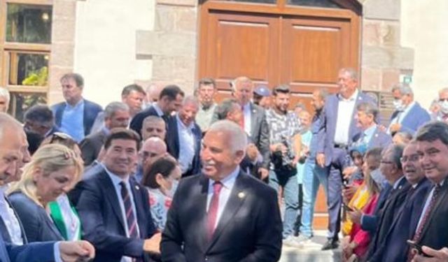 CHP’li Durmaz : “Erzurum’da Yakılan Bağımsızlık Meşalesi Yolumuzu Aydınlatmaya Devam Ediyor”