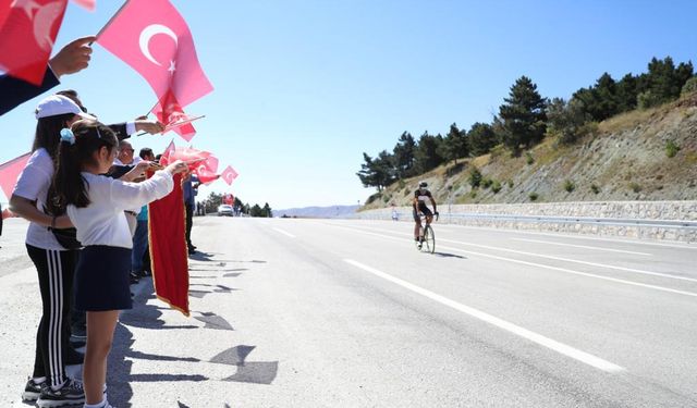 100 Bisikletçi Tokat'tan Geçti