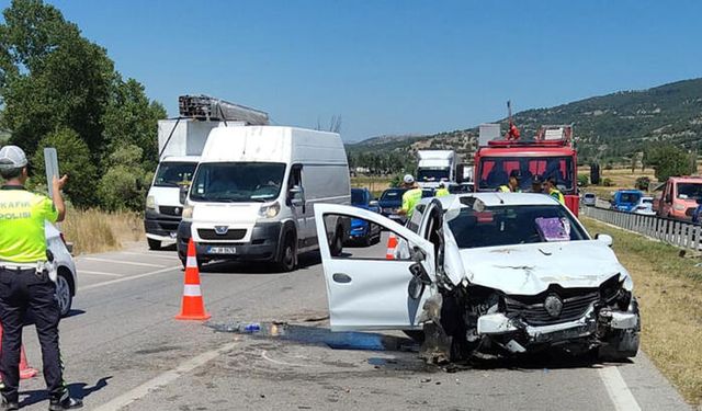 Gümüşhacı Köyde Kaza: 1 Çocuk Öldü, 2'si Çocuk, 4 Kişi Yaralandı