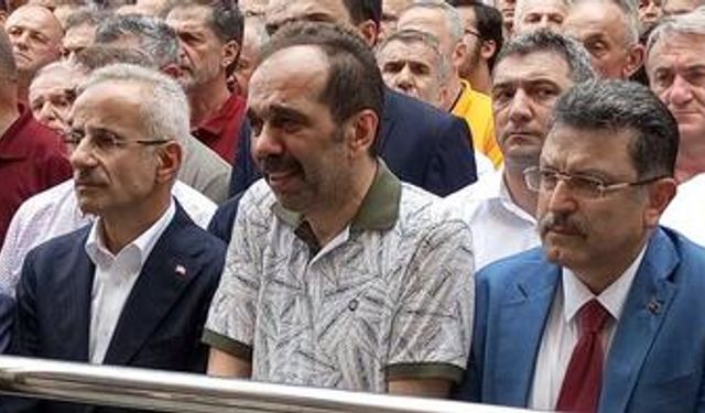 Ulaştırma ve Altyapı Bakanı Uraloğlu, Trabzon’da Cenazeye Katıldı
