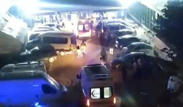 Halı Sahada Silahlı Çatışma : 2 Yaralı