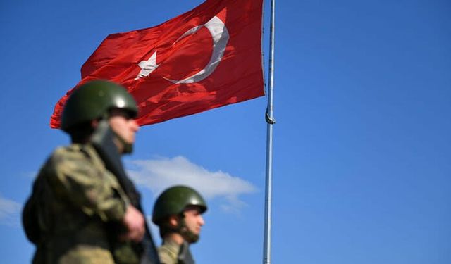 MSB: Sınırlarda 4'ü FETÖ, 1'i PKK Mensubuna Bağlı Olan 6 Kişi Tutuklandı