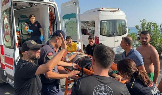 Alanya'da Safari Aracıyla Otomobil Çarpıştı; Ölü Sayısı 3'e Yükseldi