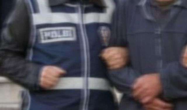 İzmir'de 8 FETÖ Şüphelisi Yakalandı