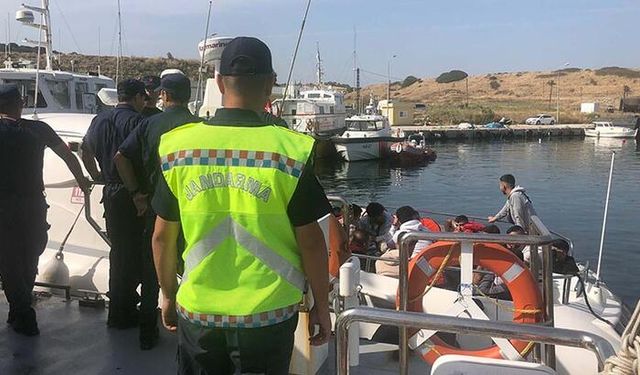 Çanakkale’de Alkollü Kaptanın Yelkenli Teknesinde 25 Kaçak Göçmen Yakalandı
