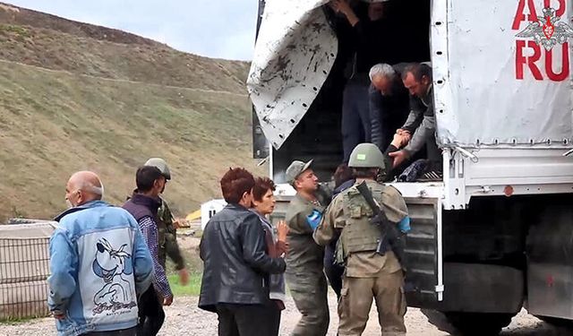 Rus Barış Güçlerinden Karabağ’daki Sivillere 190 Ton İnsani Yardım