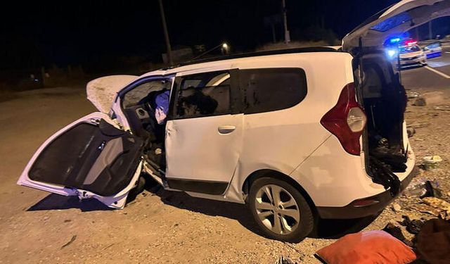 Kütahya’da Otomobil Bente Çarptı: 2 Ölü, 2 Yaralı
