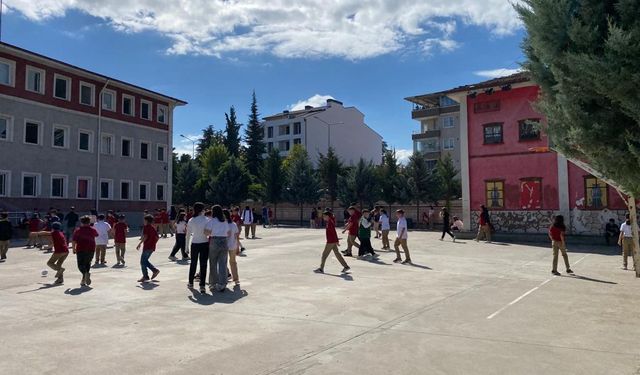 Erbaa’da 2023-2024 Eğitim Öğretim Yılının İlk Ders Zili Çaldı