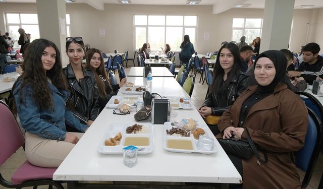 TOGÜ’de Öğrenciler İlk Öğlen Yemeği Menüsünü Belirledi