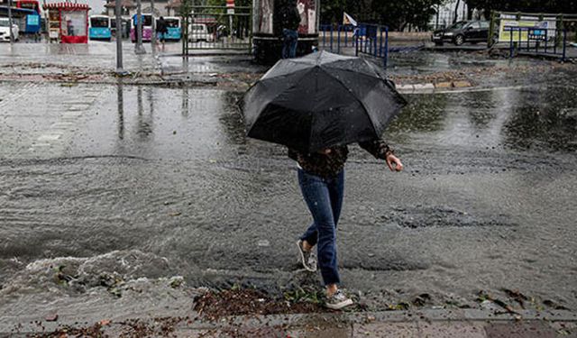 Samsun'da Sağanak Yağış Eğitime Engel Oldu