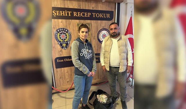 590 Bin Lira Olan Çanta Buldu, Sahibine Teslim Etti