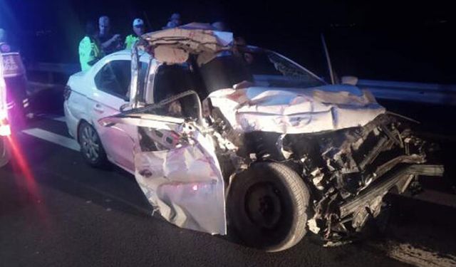 Hatay'da, Otomobil Kamyona Arkadan Çarptı: 2 Ölü