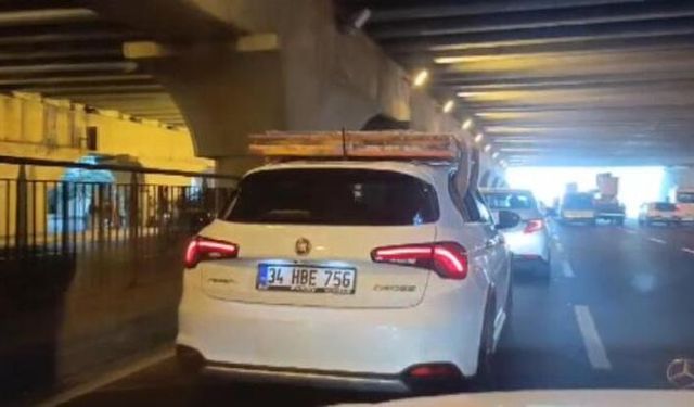 Otomobil Tavanında Tehlikeli Taşımacılık Kamera İle Görüntülendi
