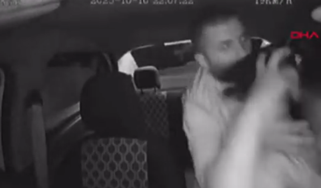 Taksi Şoförüne Kaldırım Taşı İle Gasp Girişimi Araç Kamerasınca Kaydedildi
