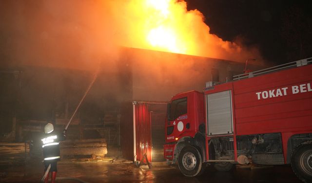 Tokat’ta Kereste Fabrikasında Yangın