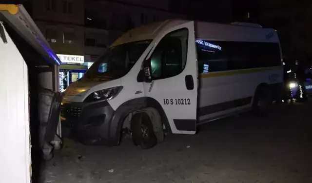 'Düz Kontak' Yöntemiyle Çaldığı Minibüsle 130 Kilometre Kaçan Şüpheli Tutuklandı