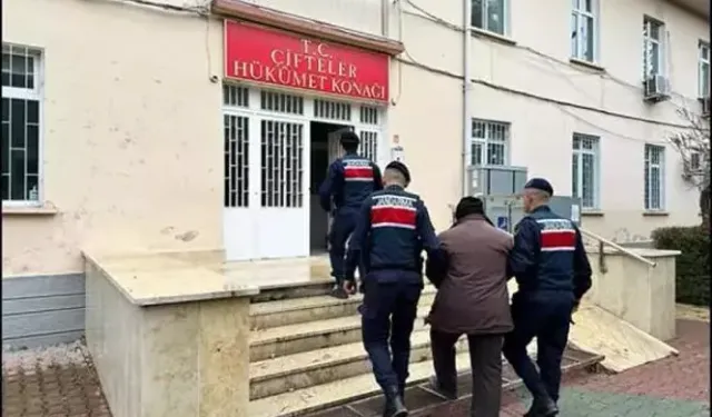 Traktöre Çarpan Kamyonetin Şoförü Öldü; Kaçan Diğer Sürücüyü JASAT Ekibi Yakaladı