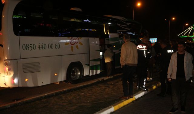 Tokat'ta, Kırık Soda Şişesi İle Yolcu Otobüsünü Rehin Aldı