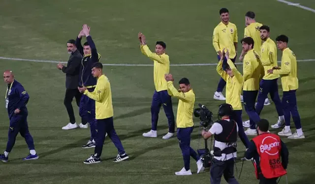 Fenerbahçe U19 Takımı Sahaya Çıktı