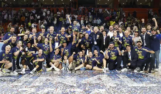 Euroleague Şampiyonu Fenerbahçe Alagöz Holding Kupasını Aldı