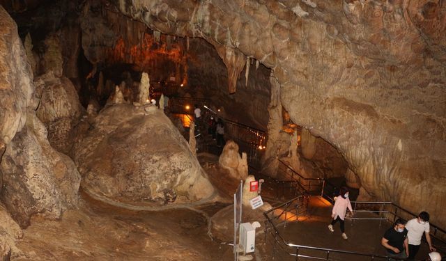 Ballıca Mağarası'nı Bayramda Toplam 16 Bin 200 Kişi Ziyaret Etti