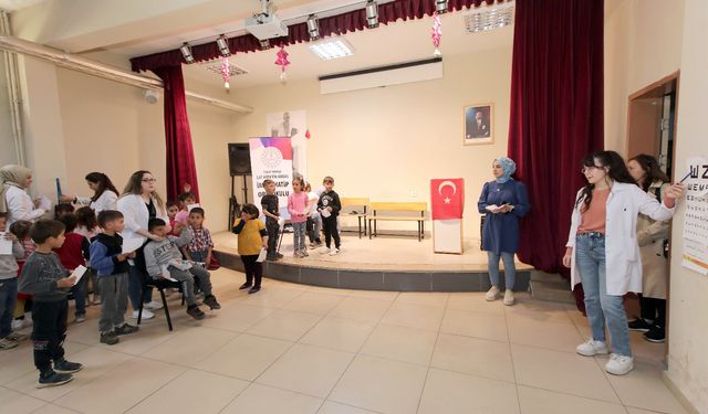 Tokat'ta Öğretmen Ve Öğrencileri Sağlık Taramasından Geçirildi